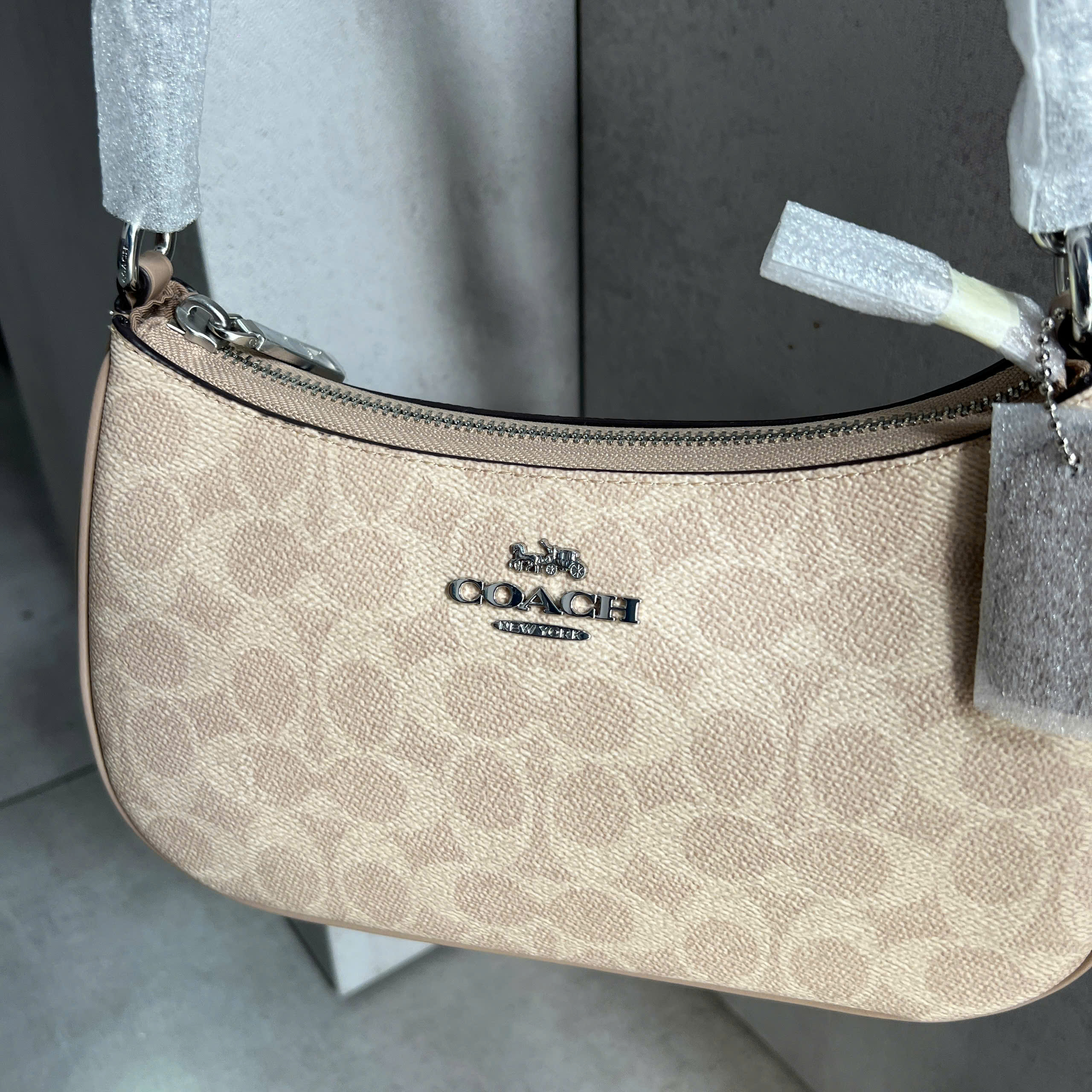 COACH SIGNATURE TERI BAG - SAND