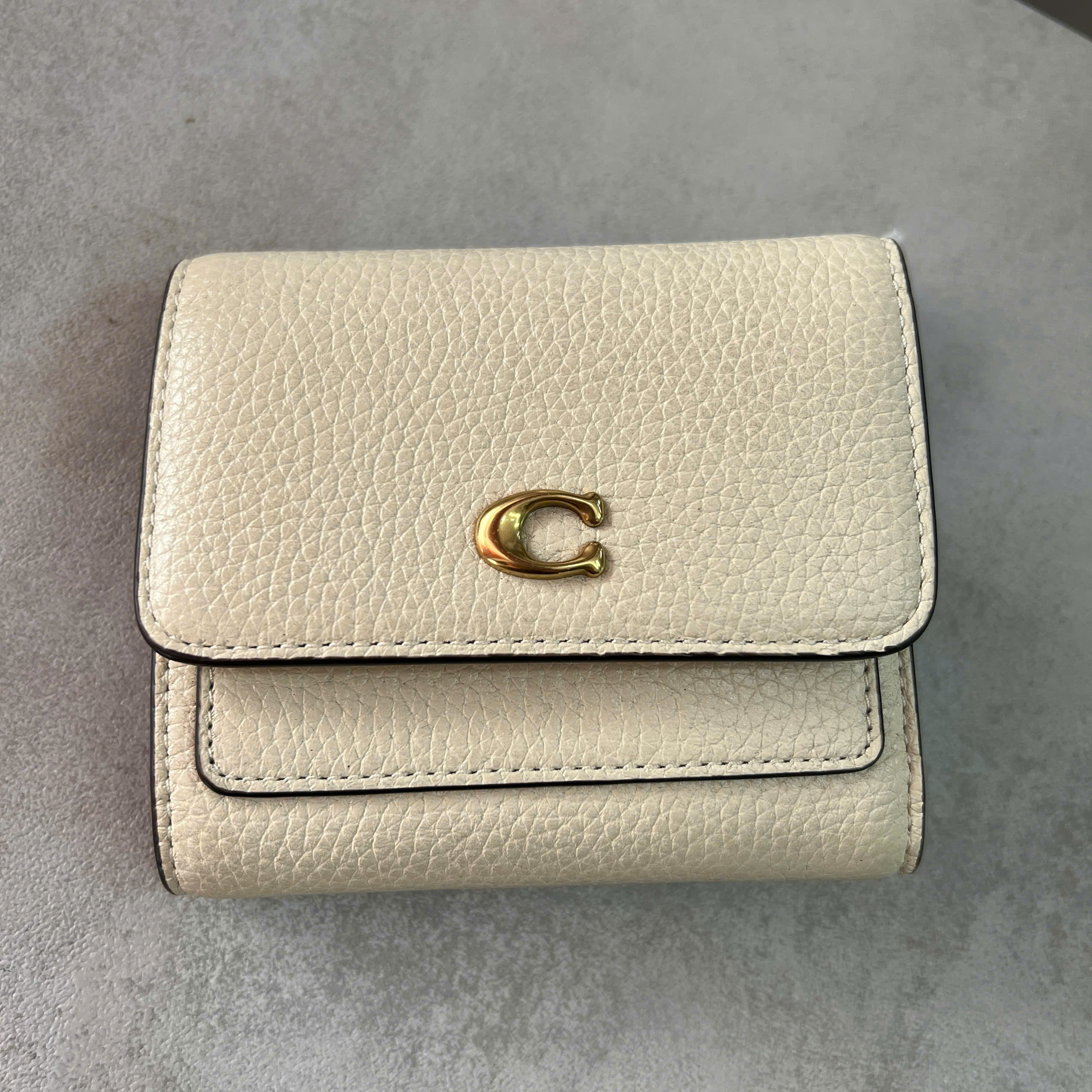 COACH MILA FLAP CHALK SMALL WALLET - CREAM