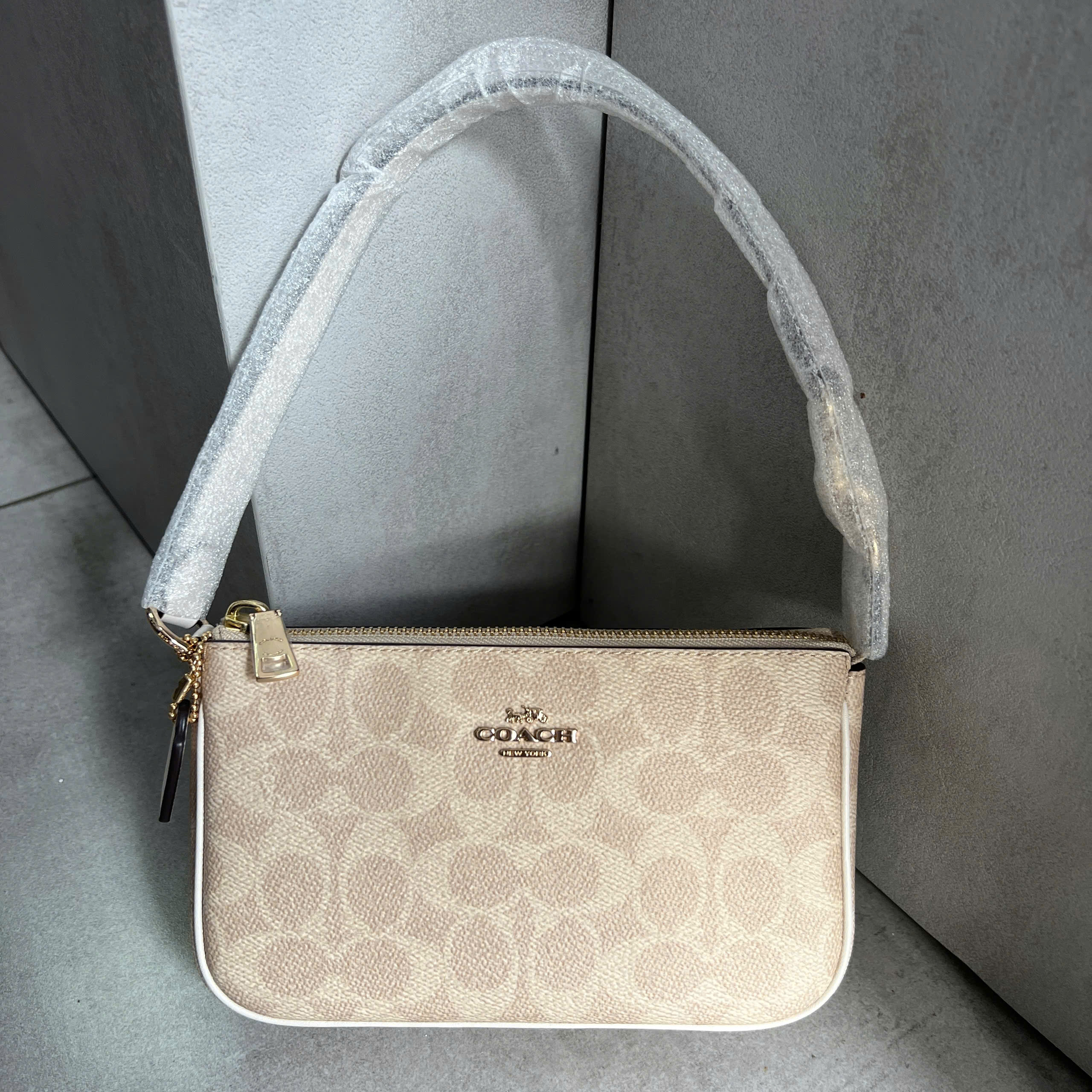 COACH SIGNATURE NOLITA BAG - SAND/WHITE
