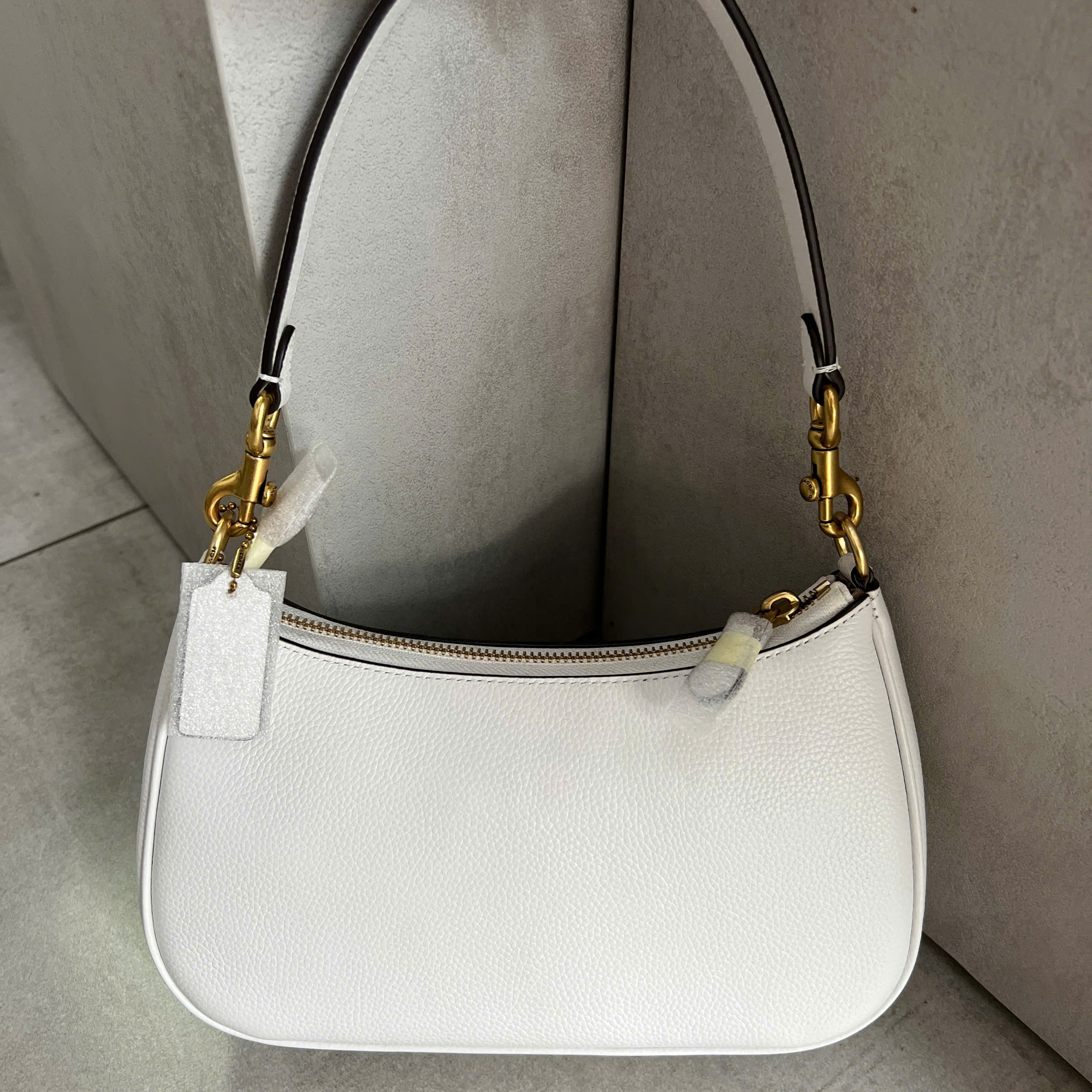 COACH MICKEY TERI BAG - WHITE